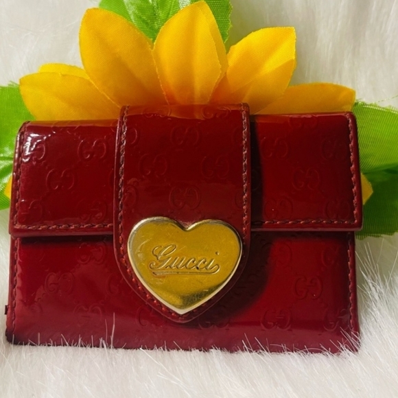 EUC Gucci Heart Patent Leather Key Holder - Picture 1 of 9